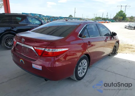 2016 Toyota Camry Le z USA, uszkodzony, nr VIN 4T1BF1FK3GU552936